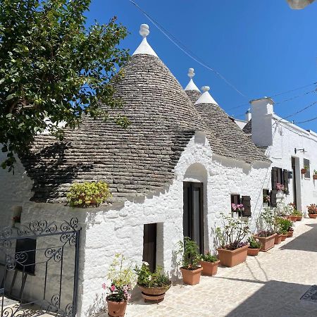 Trullo "Vicolo Fiorito" Villa Alberobello Bagian luar foto