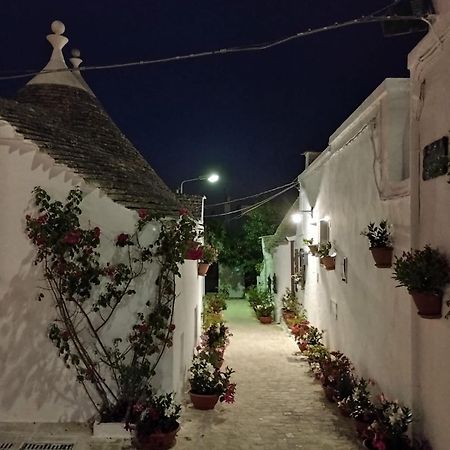 Trullo "Vicolo Fiorito" Villa Alberobello Bagian luar foto