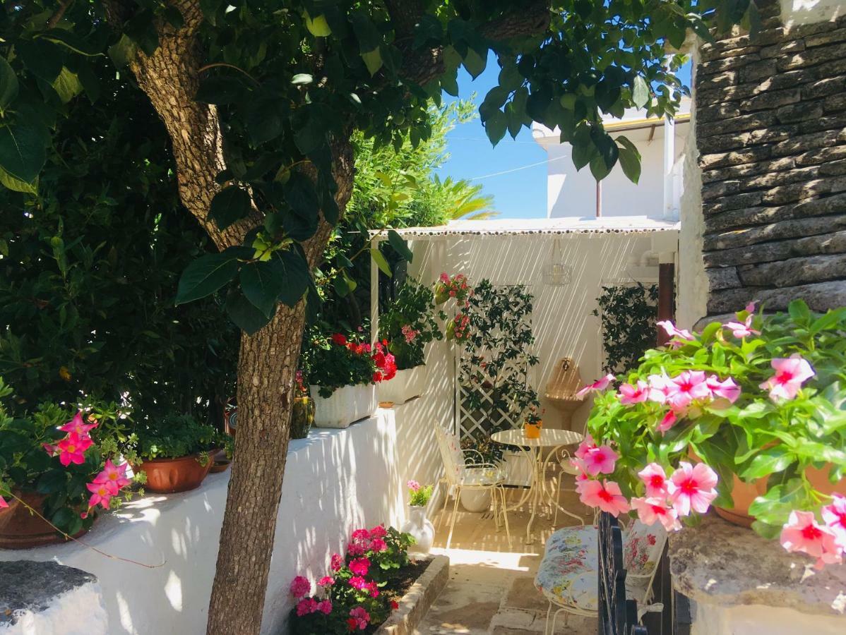 Trullo "Vicolo Fiorito" Villa Alberobello Bagian luar foto